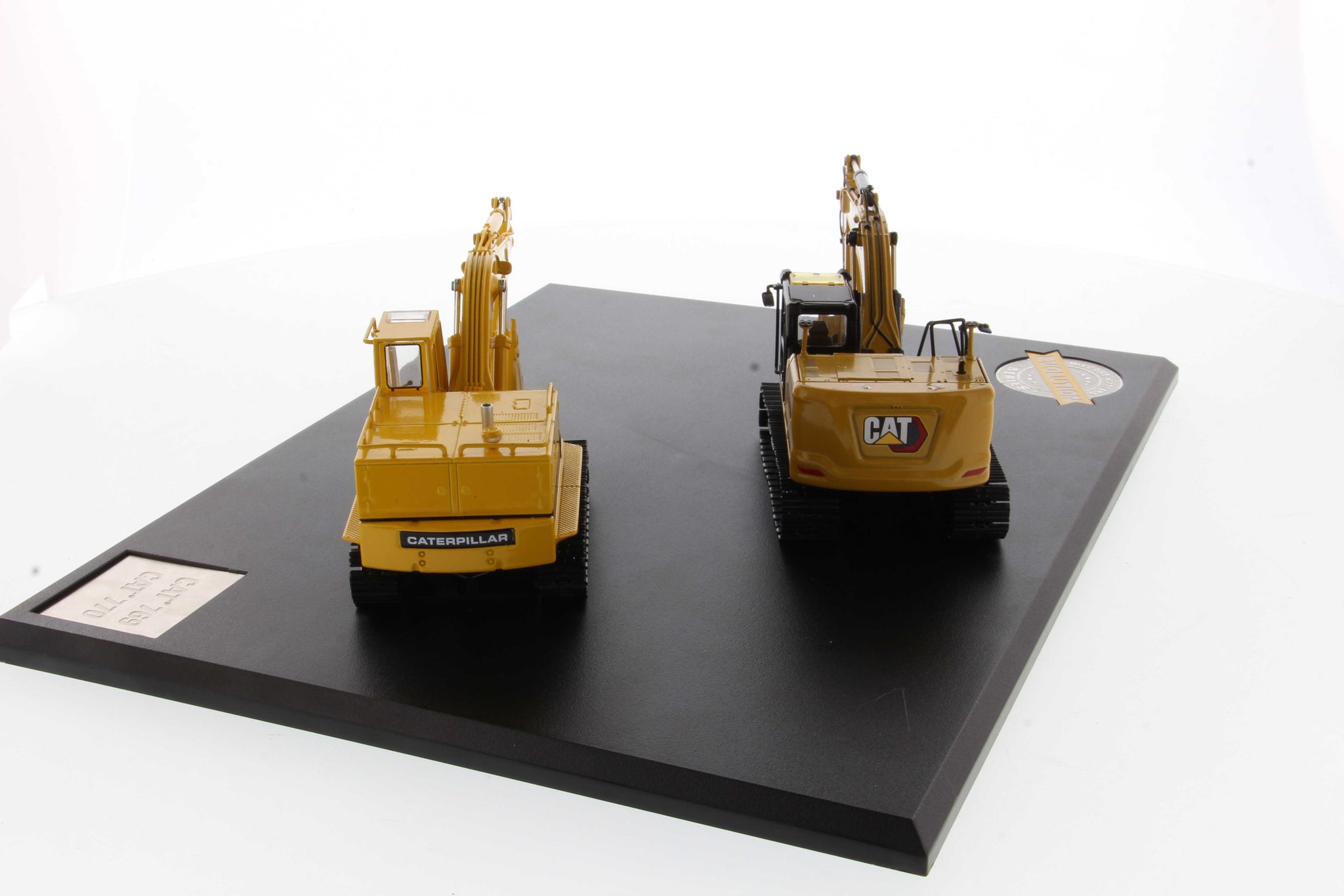 1:50 Cat 225 & 323 Excavator Evolution Series, 85715 – CATmodels