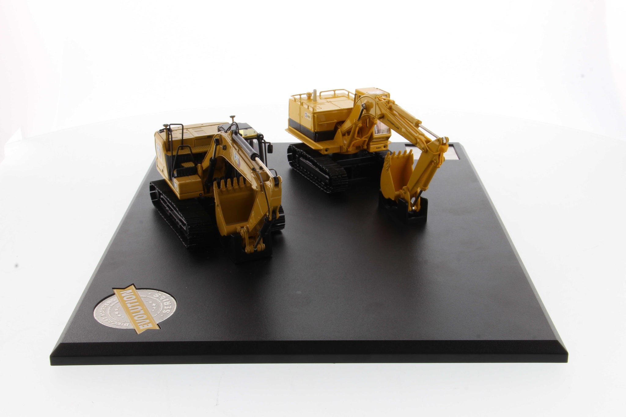 1:50 Cat 225 & 323 Excavator Evolution Series, 85715 – CATmodels