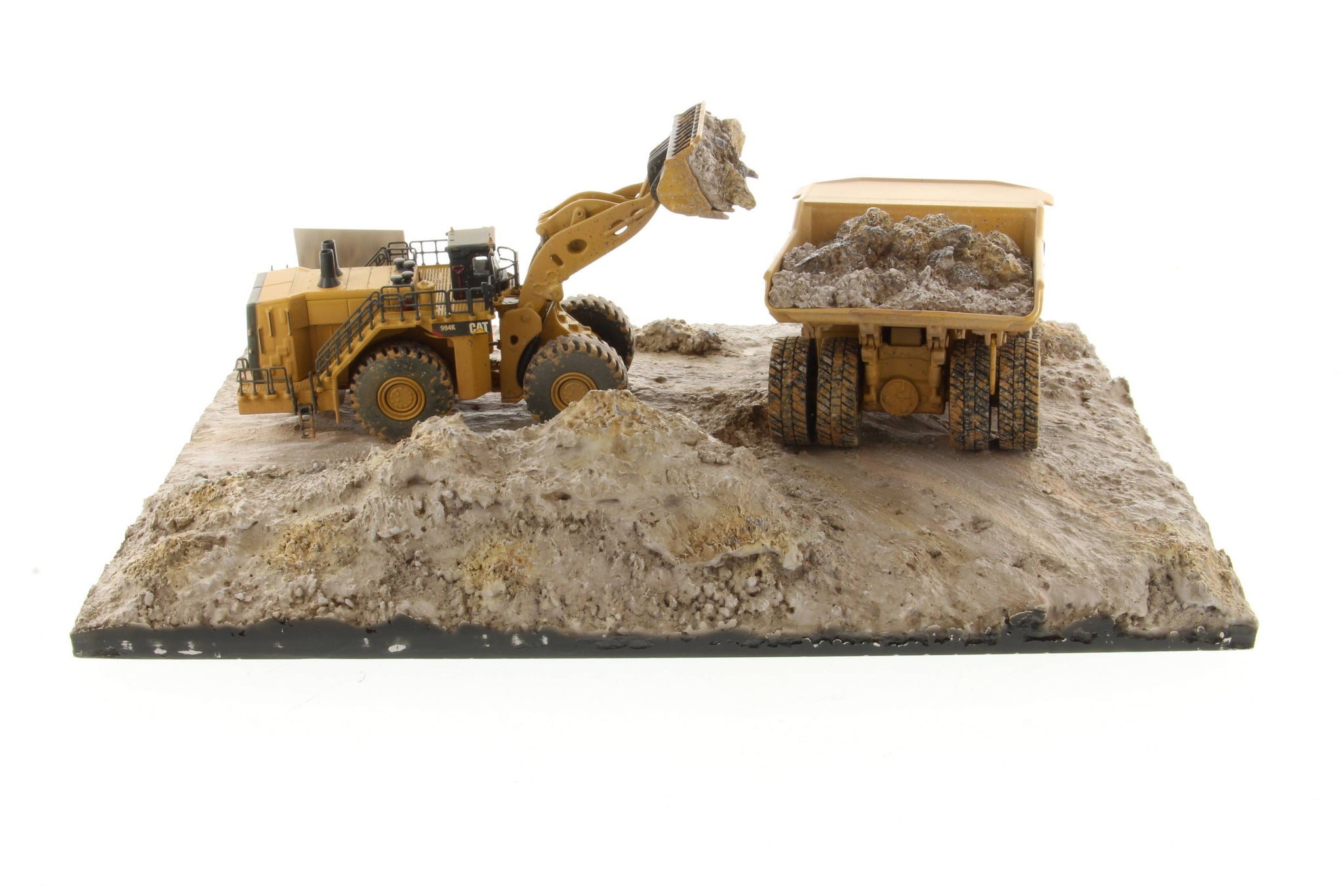 1:125 Scale Weathered 994K Wheel Loader & CAT 797 Mining Truck