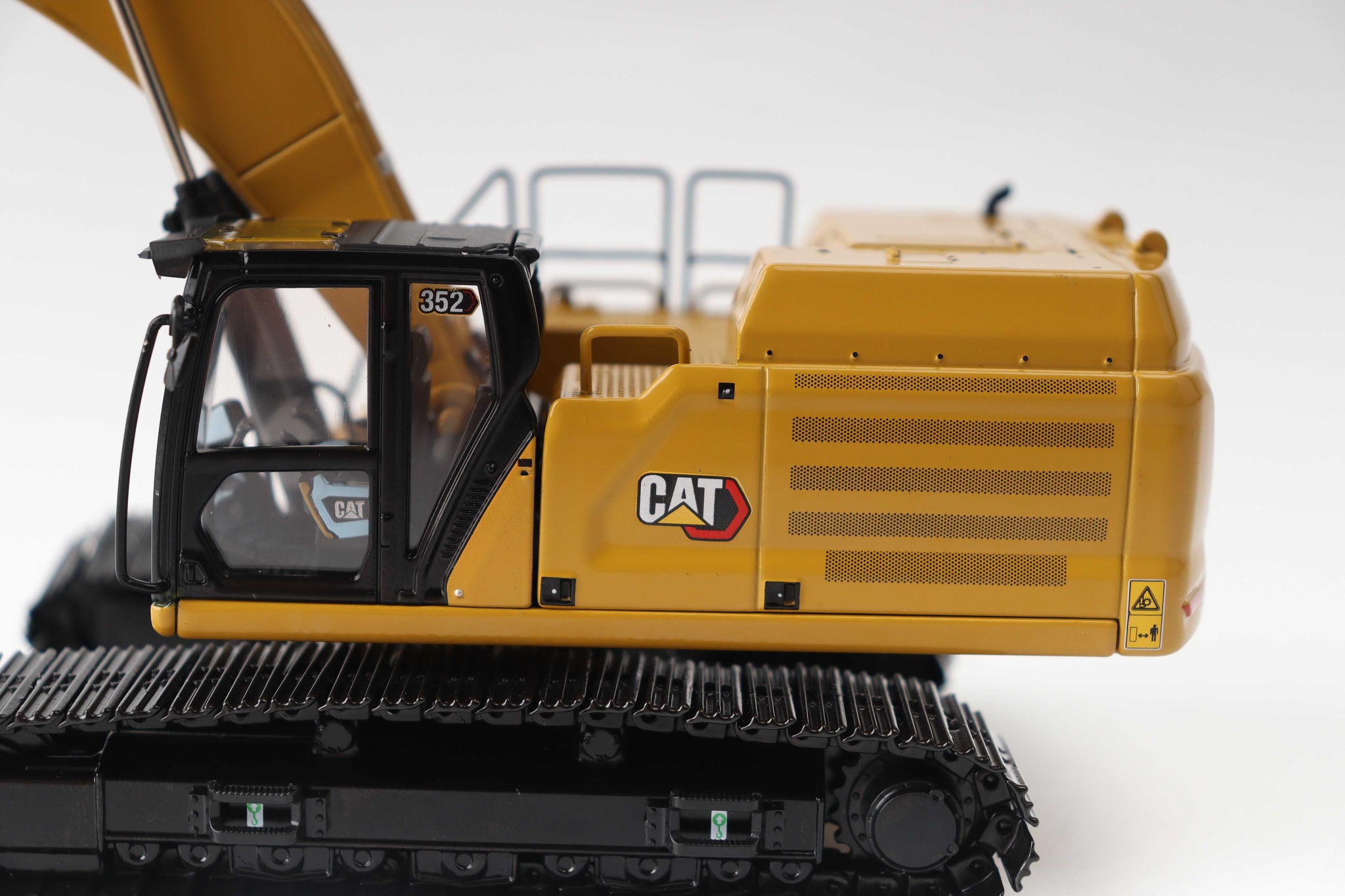 1:50 Cat® 352 Next Generation Excavator, High Line Series, 85792
