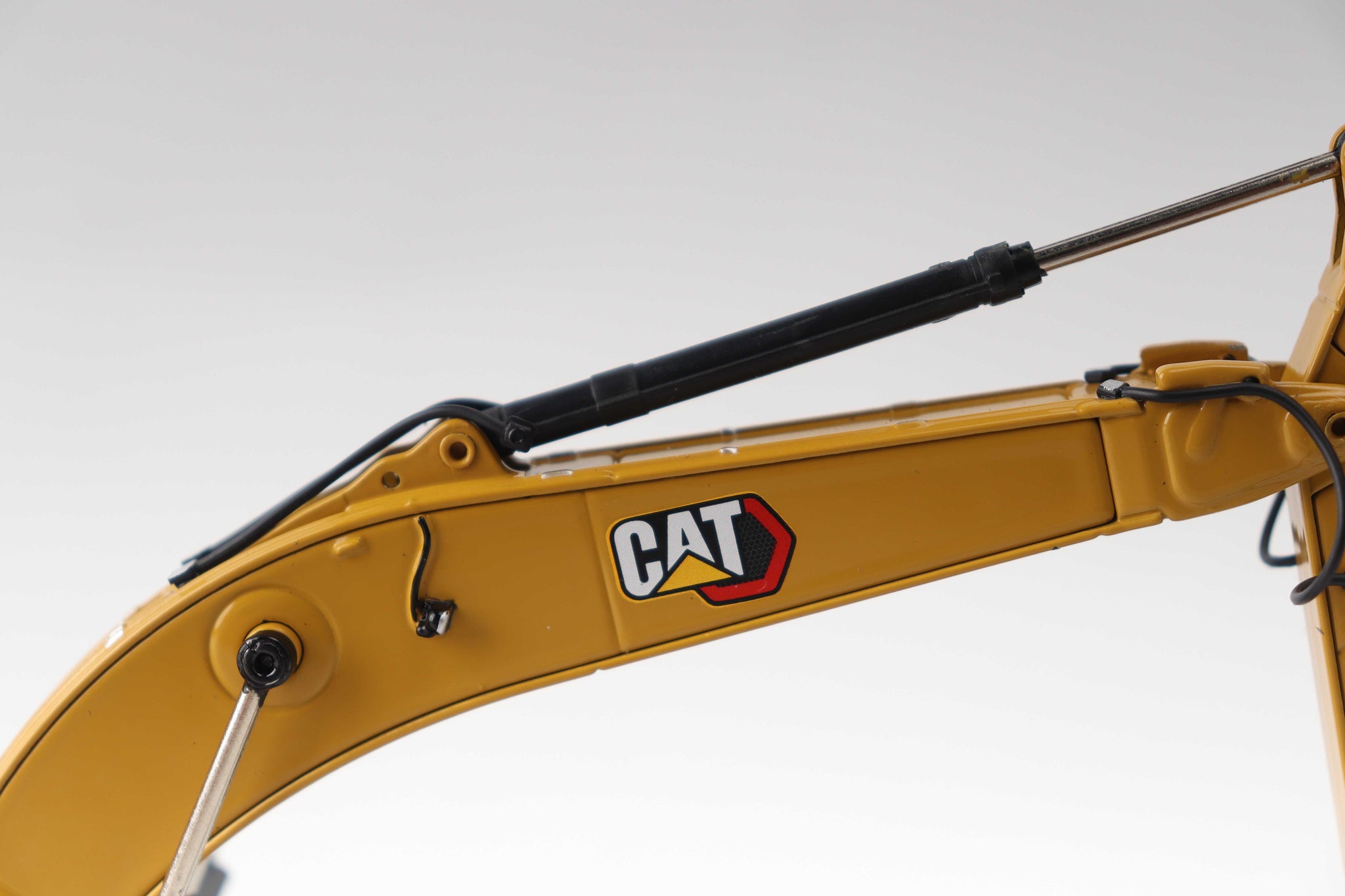 1:50 Cat® 352 Next Generation Excavator, High Line Series, 85792