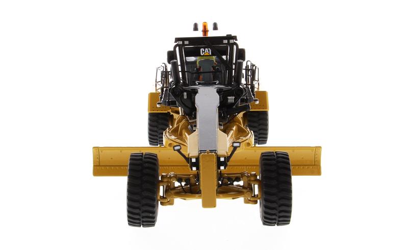 thumbnail image 2 of 1:50 Scale Caterpillar No.12 And 12M3 Motor Grader (85560 2 of 14
